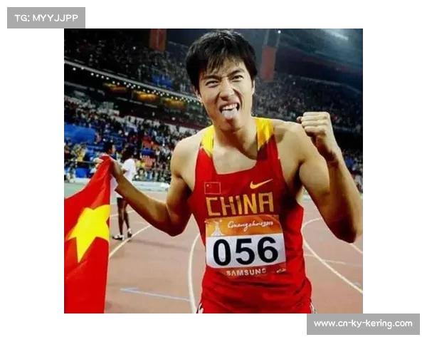 刘翔雅典夺金平纪录，亚洲飞人突破赛道偏见