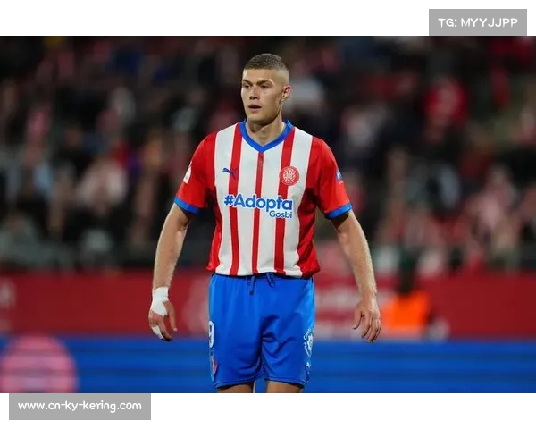 罗马前锋多夫比克86分钟伤退,胜利蒙上阴影